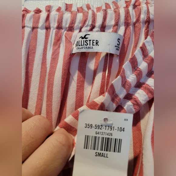 •SOLD• Hollister •Size Small• Red & White Striped Spring Summer Romper Ruffle - Picture 6 of 6